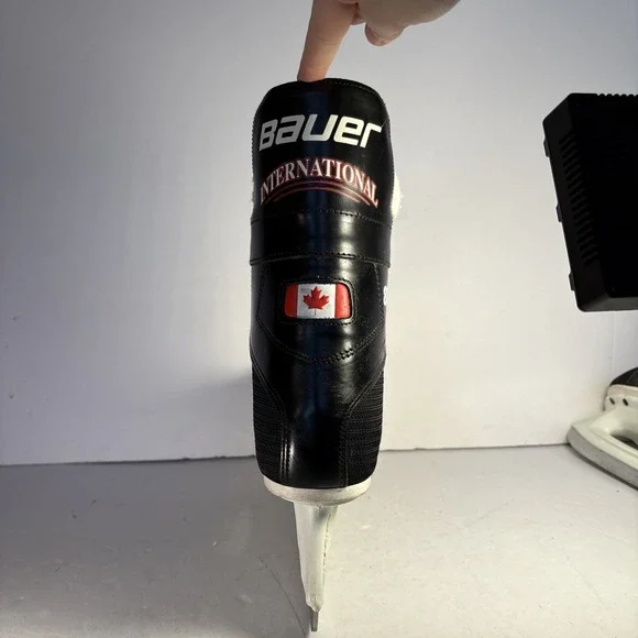 Size 11 D Bauer International 88 Canstar Ice Hockey Skates - Picture 4 of 9